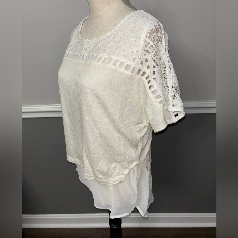 a Shappe LA Elegant White Lace Top NWT